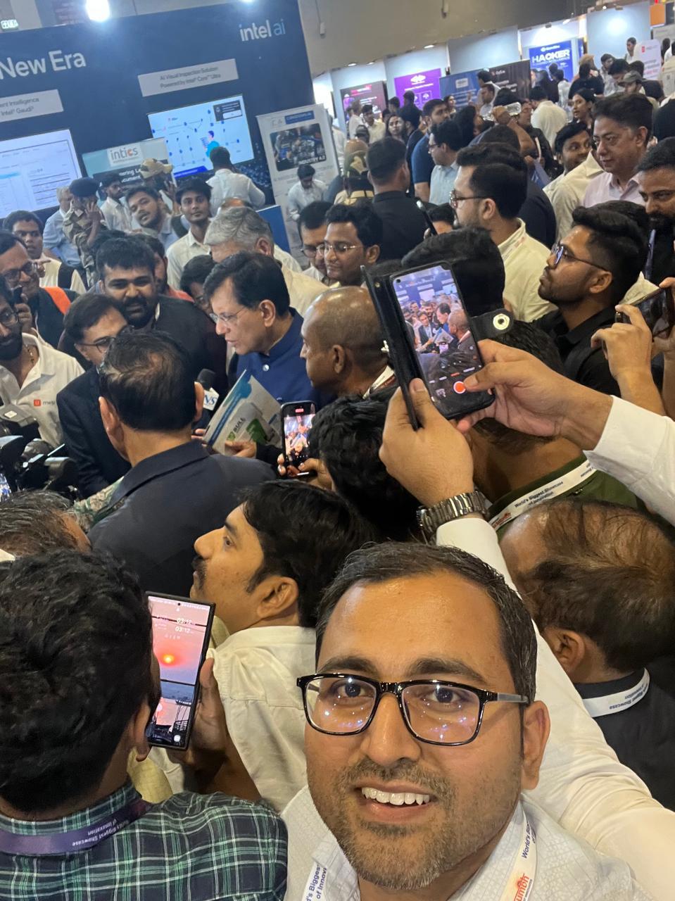 Photo 10 from the event