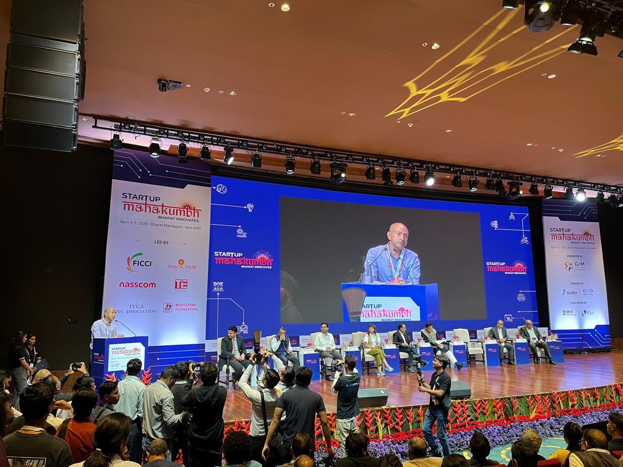 Photo 22 from the event